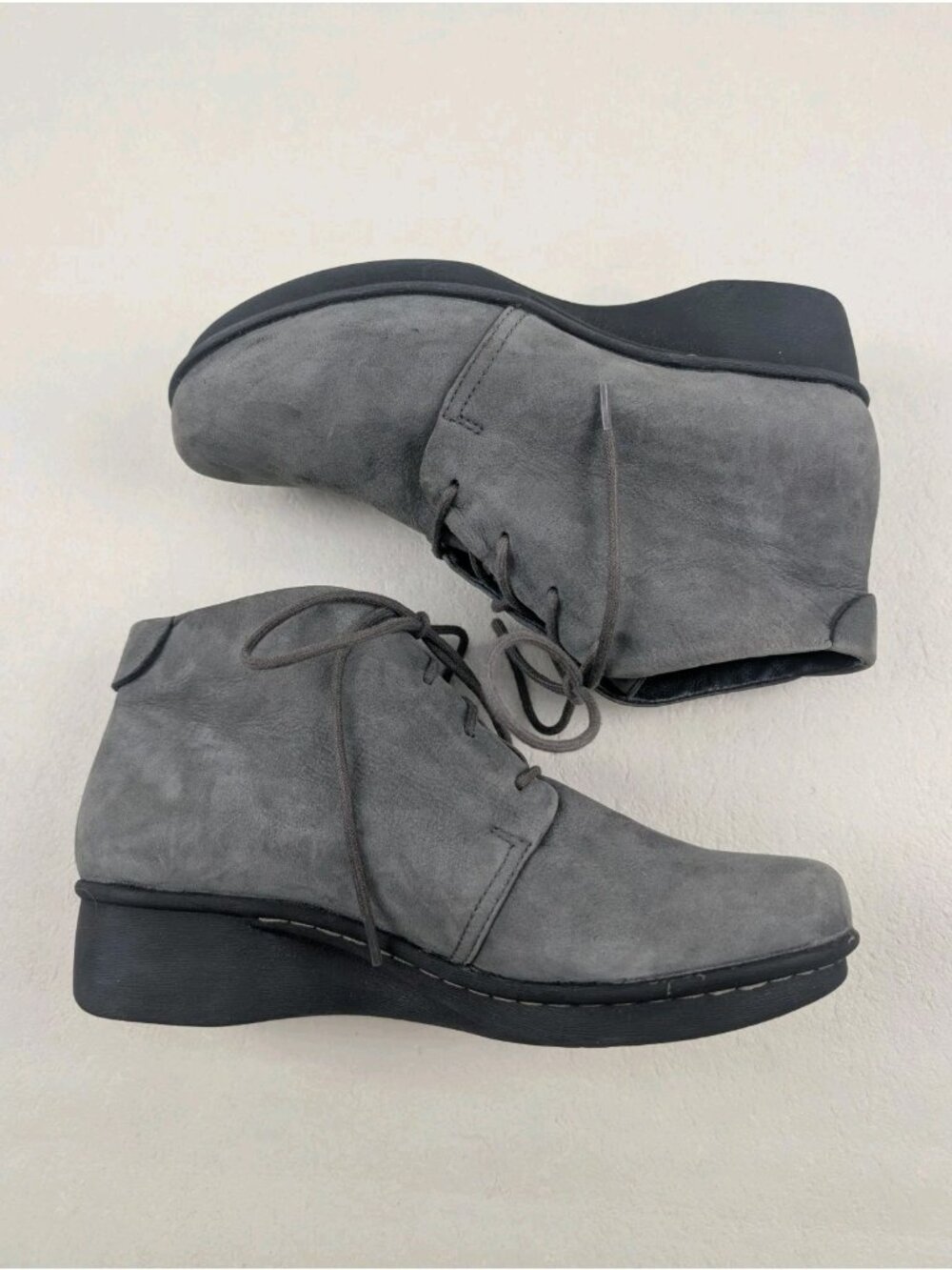 Dansko Lucille Wedge Ankle Boot Womens 7.5-8 US 38 EU Gray Suede Lace Up Bootie - Picture 7 of 13